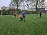 Training S.K.N.W.K. JO19-1 van donderdag 25 april 2024 (111/120)